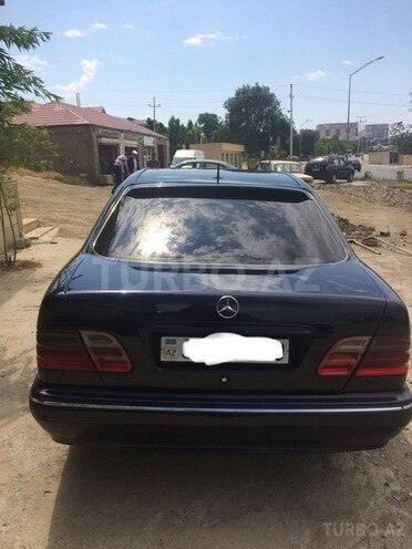 Mercedes E 270 2001, 237,000 km - 2.7 l - Bakı