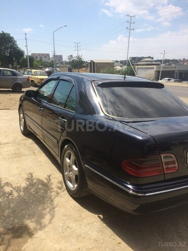 Mercedes E 270 2001, 237,000 km - 2.7 l - Bakı