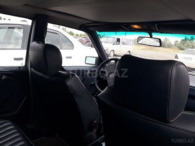 Mercedes E 260 1987, 189,000 km - 2.6 л - Bakı