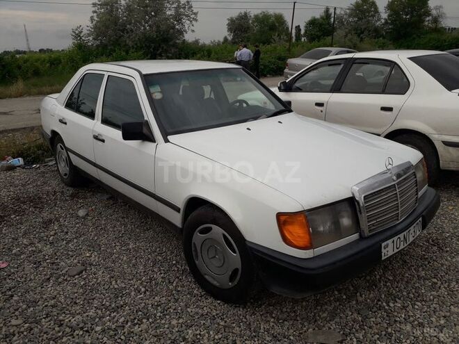 Mercedes E 260 1987, 189,000 km - 2.6 л - Bakı