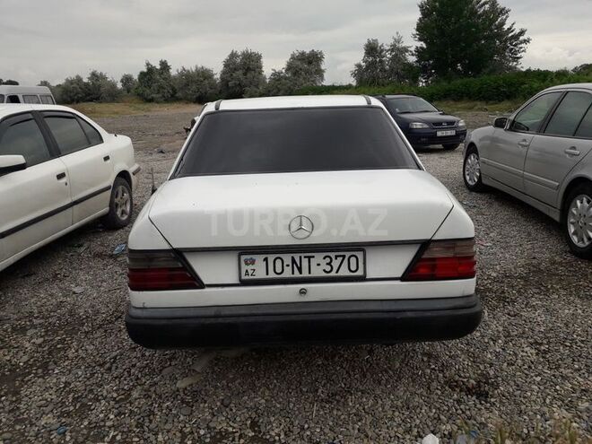 Mercedes E 260 1987, 189,000 km - 2.6 л - Bakı