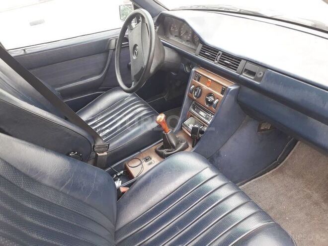 Mercedes E 260 1987, 189,000 km - 2.6 л - Bakı