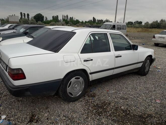 Mercedes E 260 1987, 189,000 km - 2.6 л - Bakı