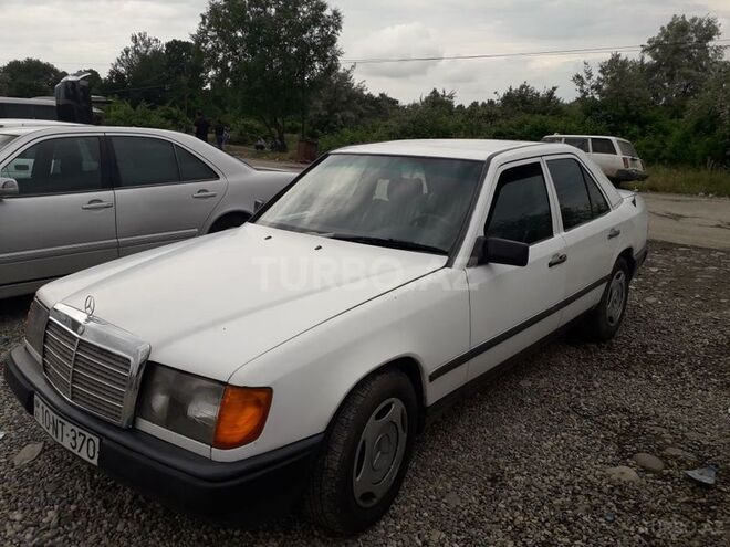 Mercedes E 260 1987, 189,000 km - 2.6 л - Bakı