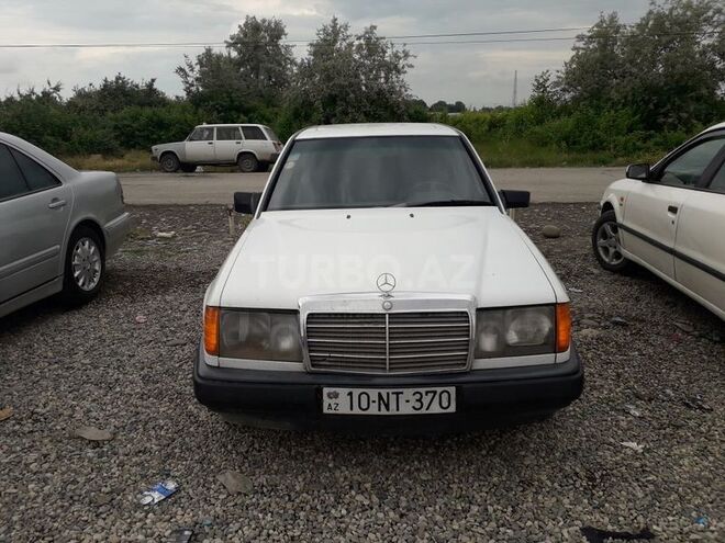 Mercedes E 260 1987, 189,000 km - 2.6 л - Bakı