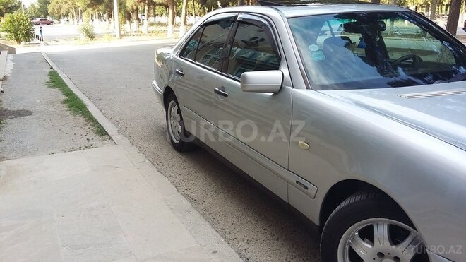 Mercedes E 240 1998, 271,189 km - 2.4 l - Şirvan