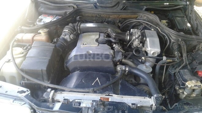 Mercedes E 220 1995, 282,000 km - 2.2 l - Bakı