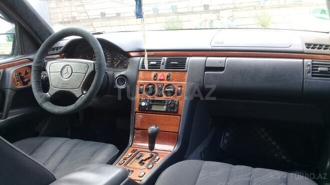 Mercedes E 200 1999, 287,700 km - 0.2 л - Astara