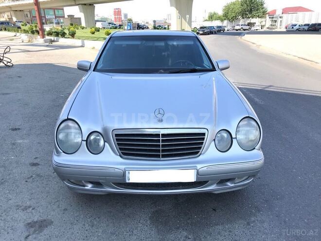 Mercedes E 220 2000, 256,000 km - 2.2 l - Bakı