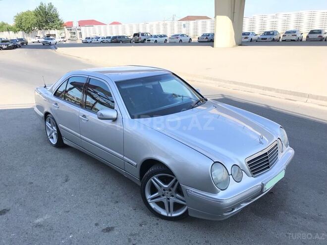 Mercedes E 220 2000, 256,000 km - 2.2 l - Bakı