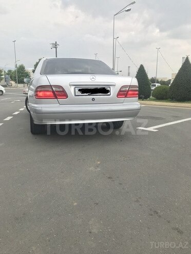 Mercedes E 220 2001, 134,077 km - 2.2 l - Gəncə