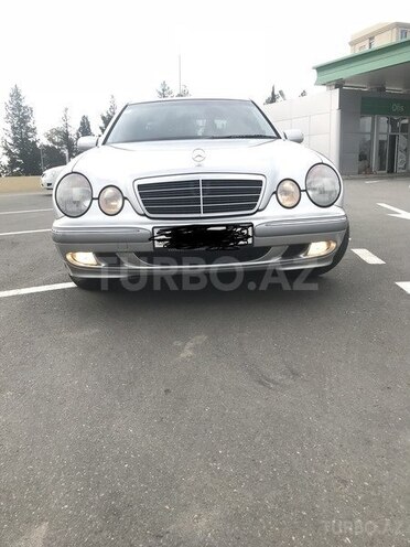 Mercedes E 220 2001, 134,077 km - 2.2 l - Gəncə