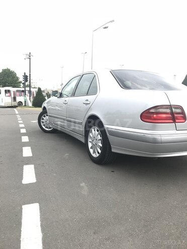 Mercedes E 220 2001, 134,077 km - 2.2 l - Gəncə