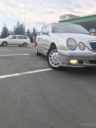 Mercedes E 220 2001, 134,077 km - 2.2 l - Gəncə