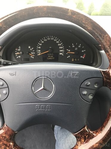Mercedes E 220 2001, 134,077 km - 2.2 l - Gəncə