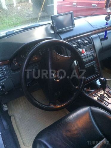Mercedes E 240 2000, 345,000 km - 2.4 л - Bakı