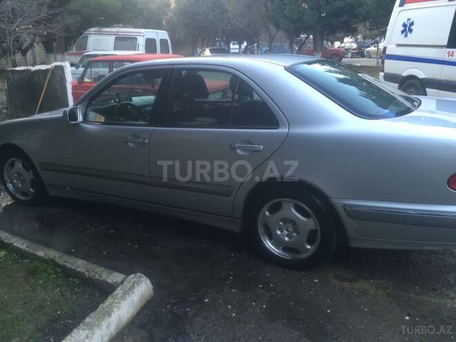 Mercedes E 240 2000, 345,000 km - 2.4 л - Bakı
