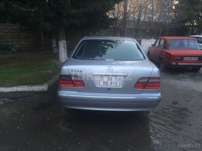 Mercedes E 240 2000, 345,000 km - 2.4 л - Bakı