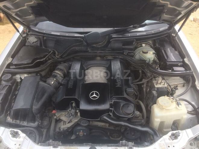 Mercedes E 240 2000, 345,000 km - 2.4 л - Bakı