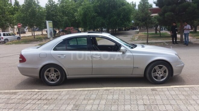 Mercedes E 270 2002, 237,000 km - 2.7 l - Bakı