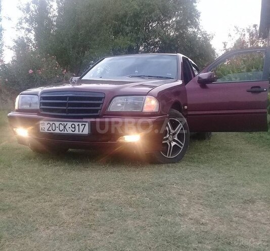 Mercedes C 180 1997, 482,345 km - 1.1 l - Füzuli