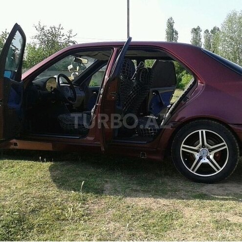 Mercedes C 180 1997, 482,345 km - 1.1 l - Füzuli