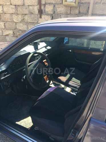 Mercedes E 230 1991, 330,000 km - 2.3 l - Bərdə