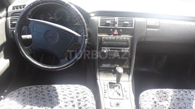 Mercedes E 200 1997, 280,000 km - 2.0 л - Bakı