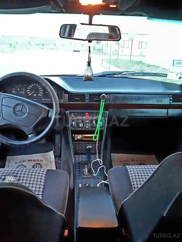 Mercedes E 280 1992, 27,755 km - 2.8 l - Gəncə