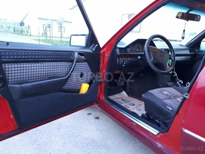 Mercedes E 280 1992, 27,755 km - 2.8 l - Gəncə