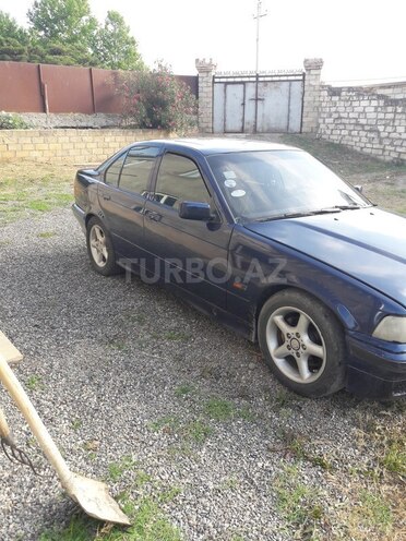 BMW 318 1991, 222,000 km - 1.8 л - Beyləqan