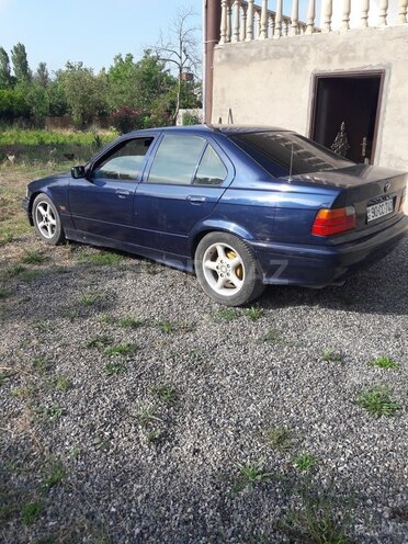 BMW 318 1991, 222,000 km - 1.8 л - Beyləqan