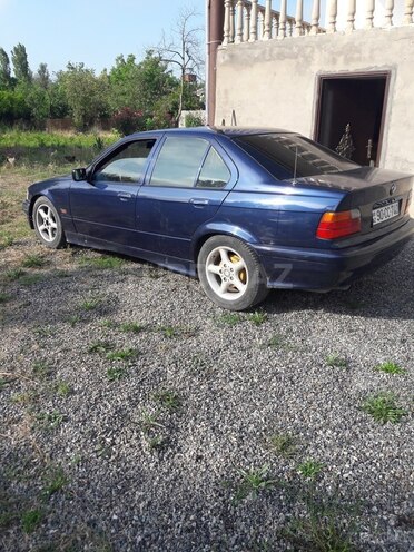 BMW 318 1991, 222,000 km - 1.8 л - Beyləqan