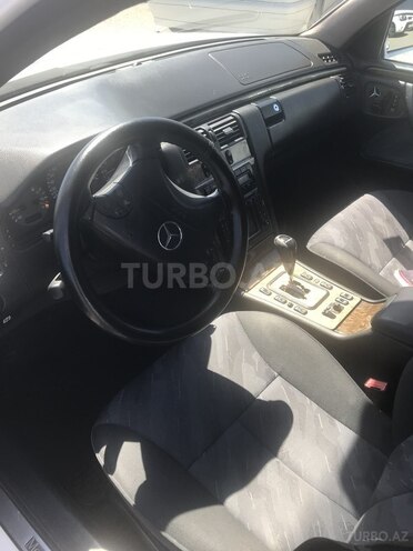 Mercedes E 240 2001, 250,000 km - 2.6 l - Bakı