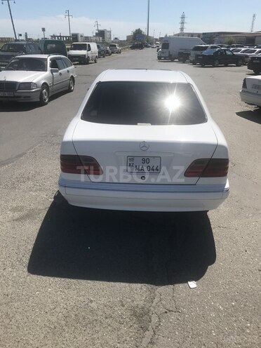 Mercedes E 240 2001, 250,000 km - 2.6 l - Bakı