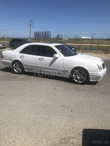 Mercedes E 240 2001, 250,000 km - 2.6 l - Bakı