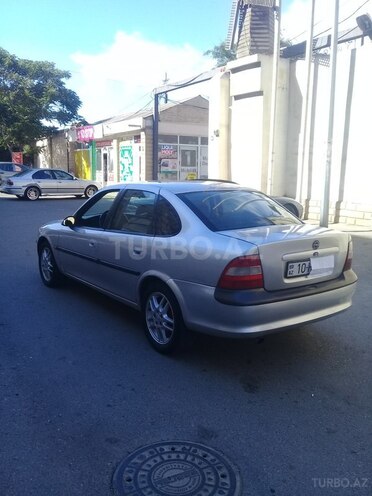 Opel Vectra 1996, 270,000 km - 2.0 l - Bakı