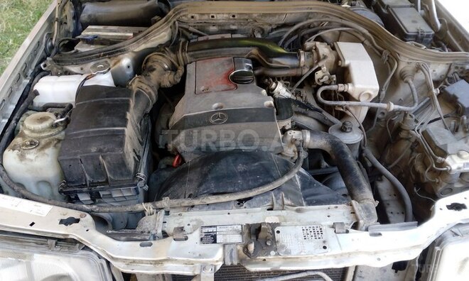 Mercedes E 220 1993, 371,000 km - 2.2 l - Bakı