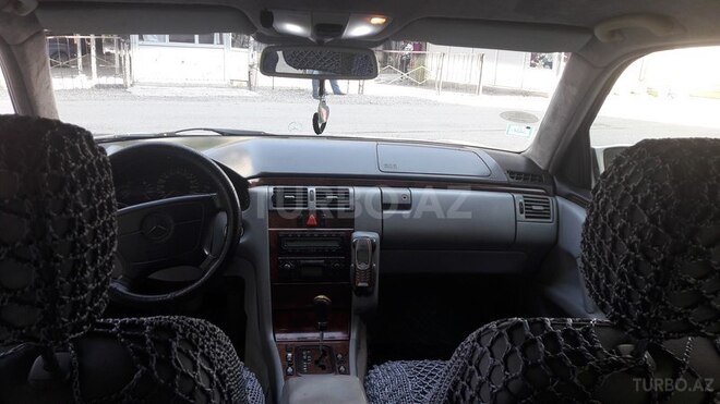 Mercedes E 240 1998, 384,000 km - 2.4 l - Bərdə