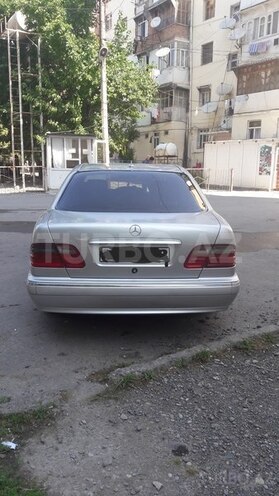 Mercedes E 240 1998, 384,000 km - 2.4 l - Bərdə