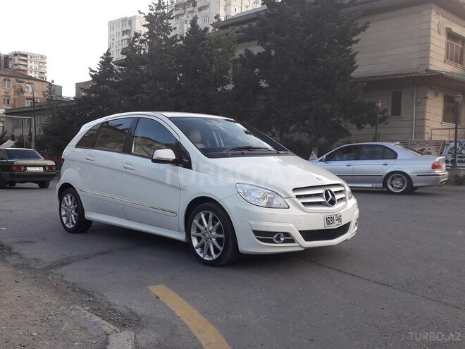 Mercedes B 170 2009, 107,200 km - 1.7 l - Bakı