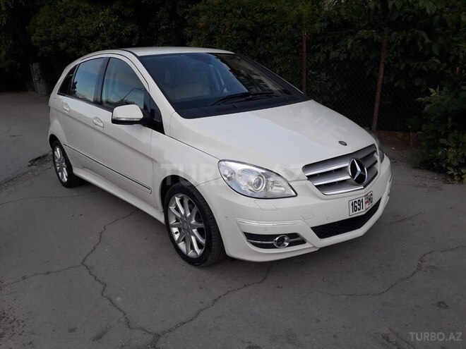 Mercedes B 170 2009, 107,200 km - 1.7 l - Bakı