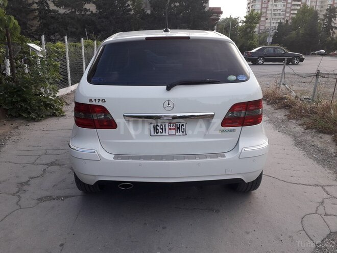 Mercedes B 170 2009, 107,200 km - 1.7 l - Bakı