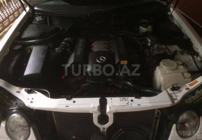 Mercedes E 260 1999, 115,500 km - 0.9 l - Şəki