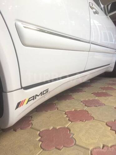 Mercedes E 260 1999, 115,500 km - 0.9 l - Şəki