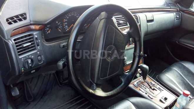 Mercedes E 240 1999, 386,186 km - 2.4 l - Bakı