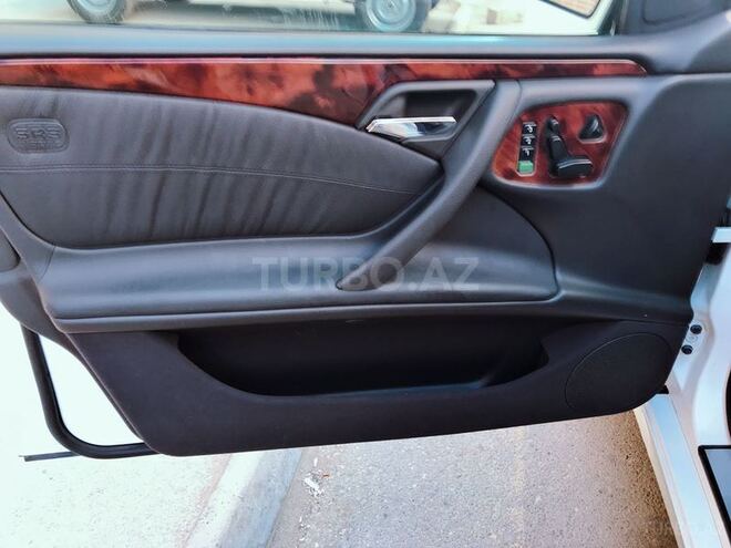 Mercedes E 240 2000, 315,000 km - 2.4 l - Bakı
