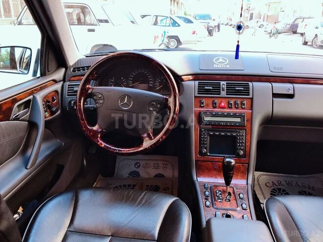 Mercedes E 240 2000, 315,000 km - 2.4 l - Bakı