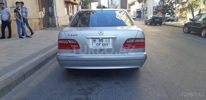 Mercedes E 240 2000, 148,000 km - 2.4 л - Bakı