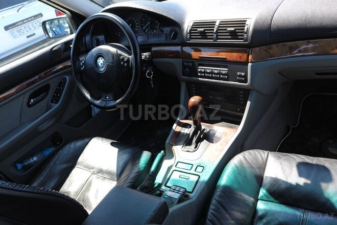 BMW 523 1999, 331,550 km - 2.5 l - Bakı